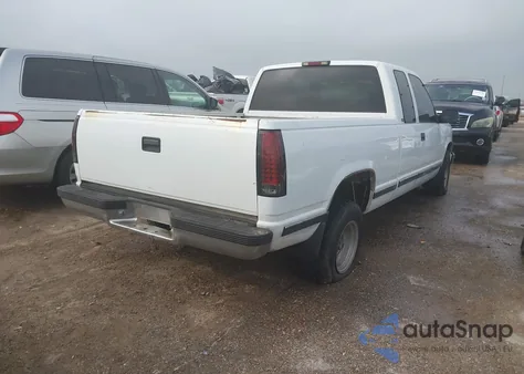 1997 Chevrolet C1500 Fleetside z USA, uszkodzony, nr VIN 1GCEC19M9VE218991